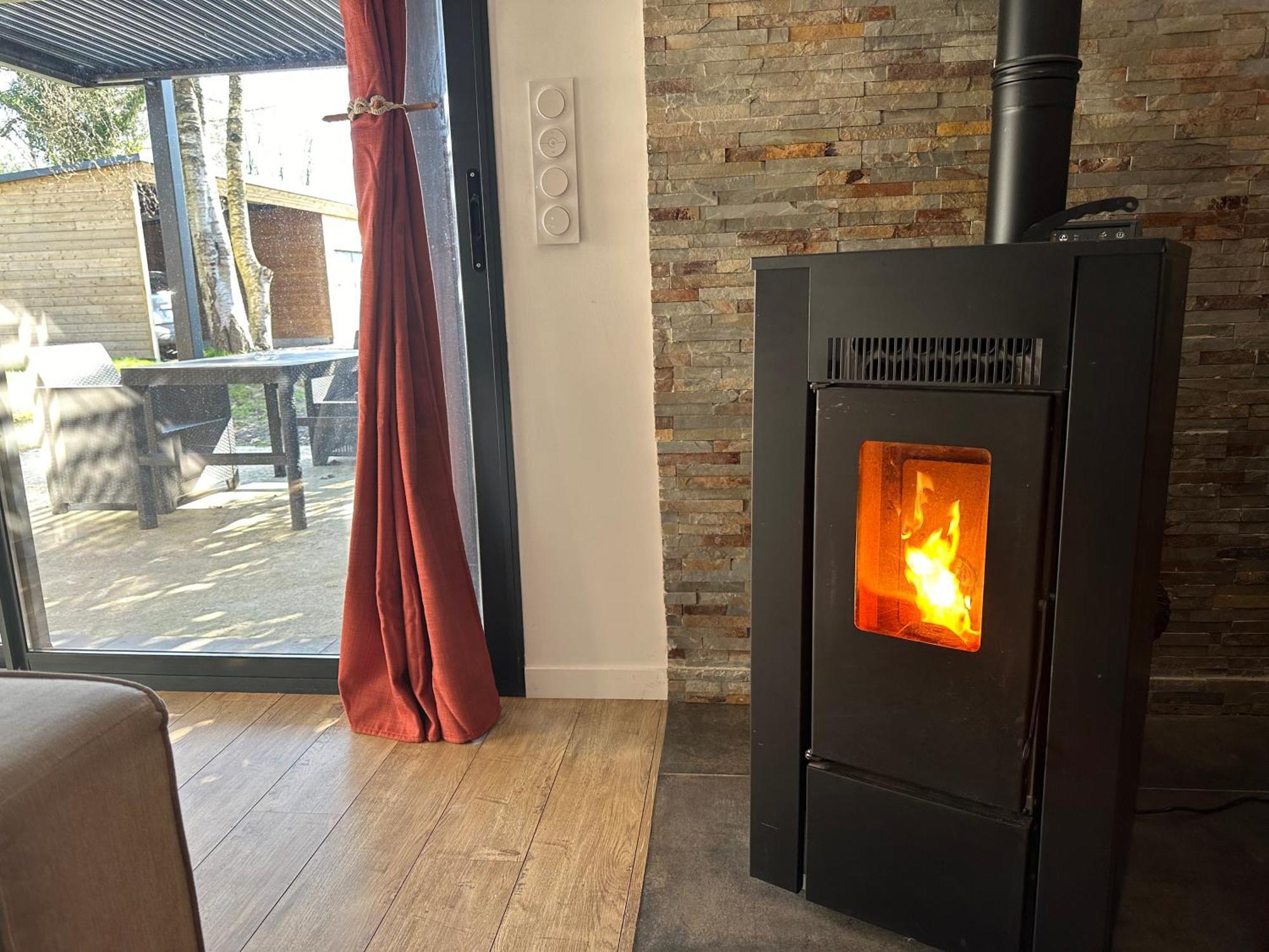 La Ptite Maison Proche Rouen La Vaupalière Buitenkant foto