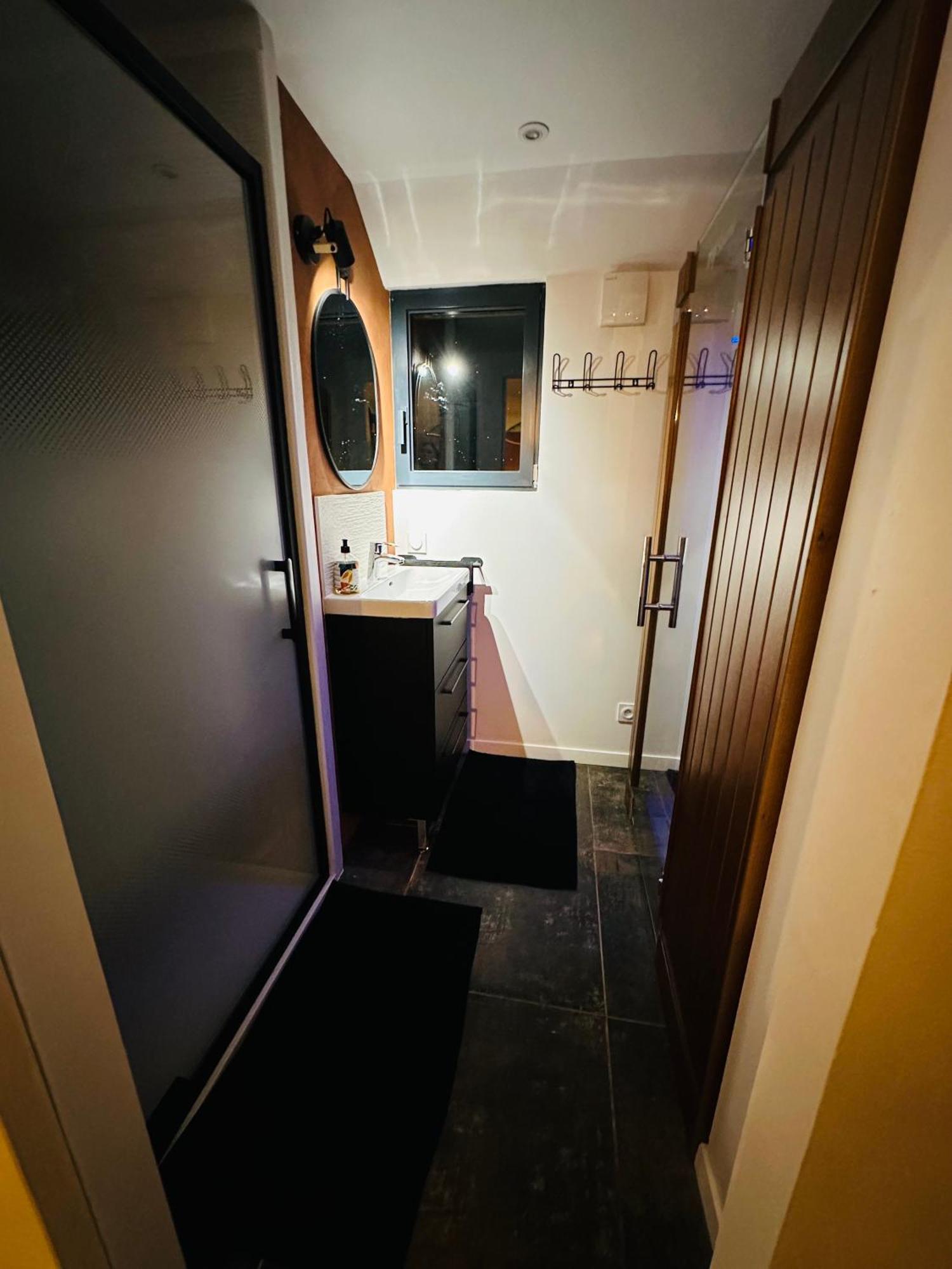 La Ptite Maison Proche Rouen La Vaupalière Buitenkant foto